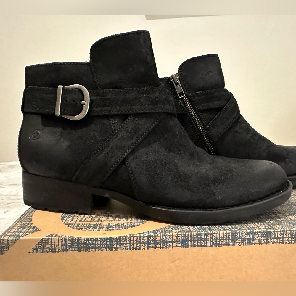 Born Trinculo black boots 8.5